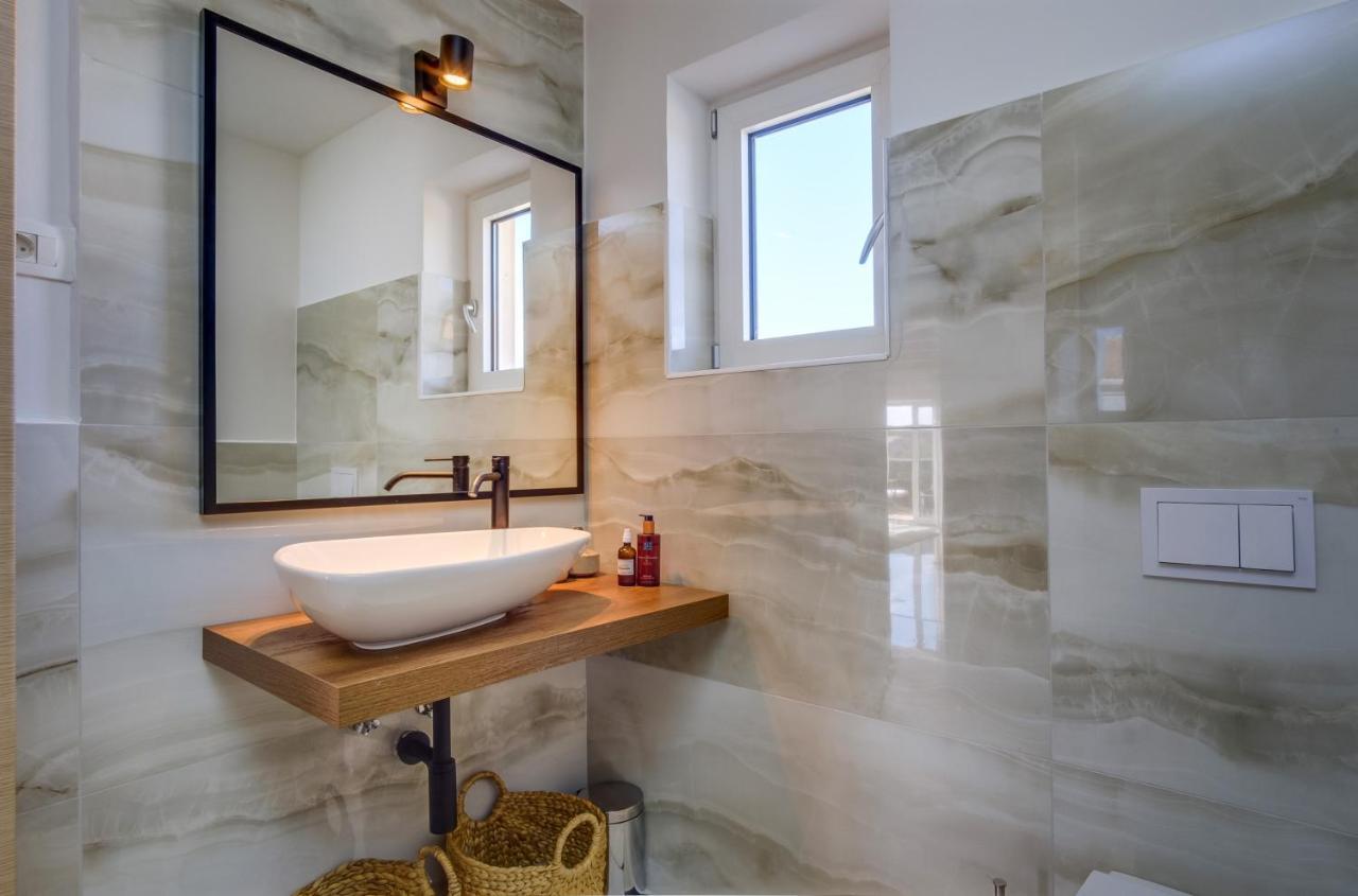 Lucica 360 Sea View Suite Нерезине Экстерьер фото